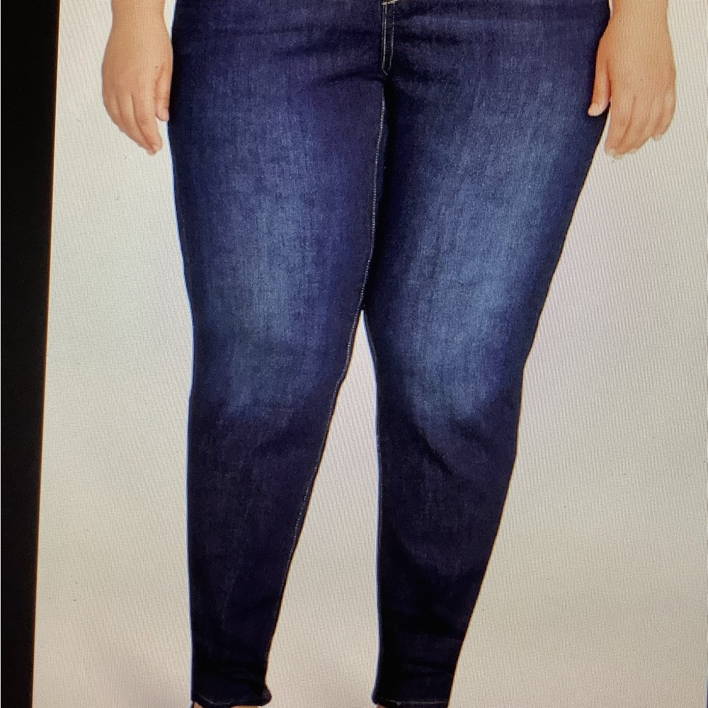 NWOT Signature by Levi Strauss Jeans
